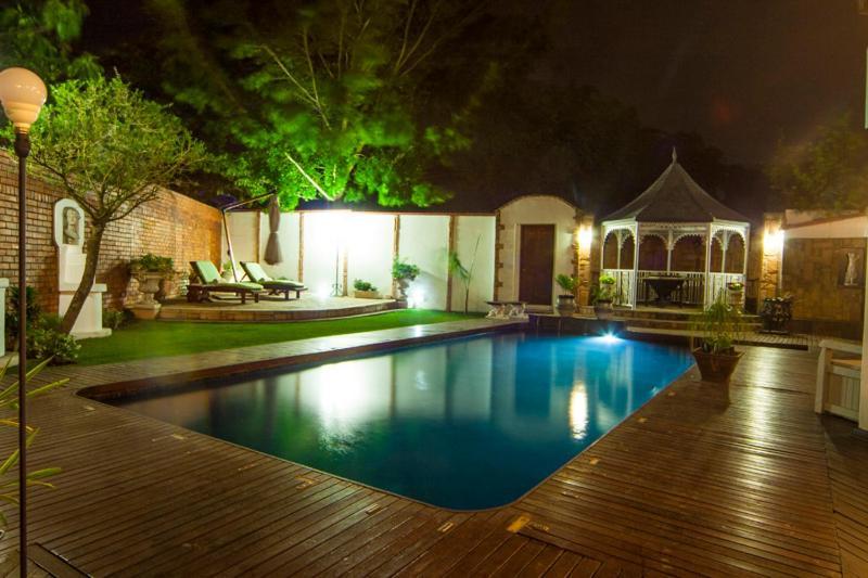 فندق Aristo Manor ريتشاردز باي المظهر الخارجي الصورة